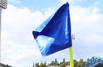 Άργησε να ξεκινήσει ματς στη Super League 2 επειδή έψαχναν σημαιάκια