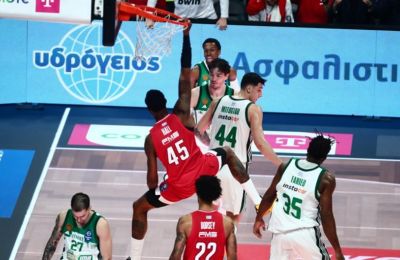 Πρώτος και... τυπικά ο Ολυμπιακός, λύγισε τον λαβωμένο Παναθηναϊκό