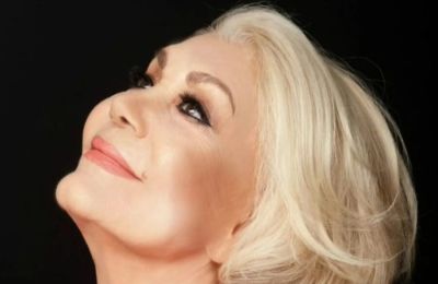 Αποχαιρετισμός στη Μαρινέλλα.