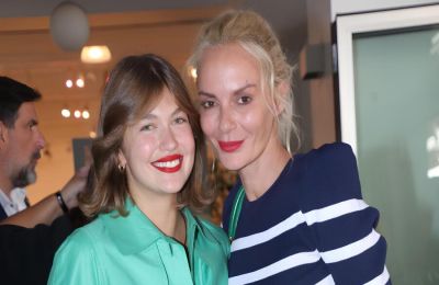 Το μοντέλο και ηθοποιός  διέγραψε από το Instagram ότι ανήκει στο πρακτορείο της μάνατζερ