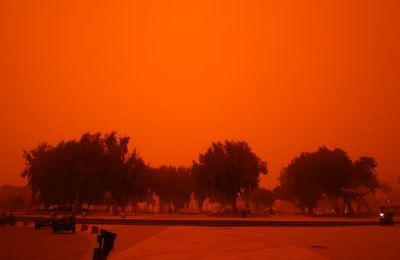 Ανησυχία προκαλεί το φαινόμενο με τον πορτοκαλί ουρανό.