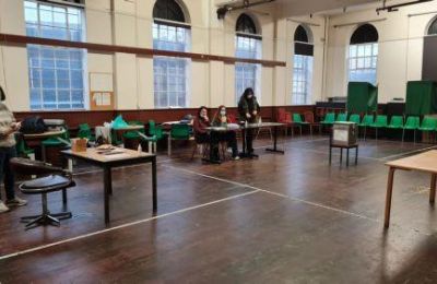 Θα λειτουργήσουν στο εξωτερικό εκλογικά κέντρα στην Αθήνα, στη Θεσσαλονίκη, στο Λονδίνο (Κυπριακό Κοινοτικό Κέντρο και κτήριο Ύπατης Αρμοστείας) και στις Βρυξέλλες.