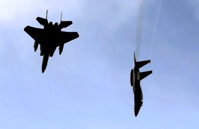 Ο Τραμπ δήλωσε ότι ο πόλεμος αναμένεται να συνεχιστεί για εβδομάδες, τονίζοντας πως η τύχη του αγνοούμενου πιλότου δεν θα επηρεάσει τις προσπάθειες επίτευξης συμφωνίας με το Ιράν.