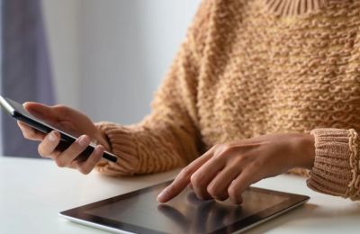 Σε ετήσια βάση, ο συνολικός χρόνος που αφιερώνεται στα social media θα μπορούσε να αξιοποιηθεί για την κατασκευή 131.000 μεγάλων Πυραμίδων της Γκίζας.