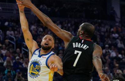 Οι Ρόκετς λύγισαν τους Γουόριορς στο φινάλε 