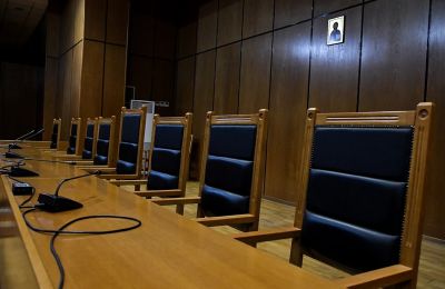 Το Εφετείο επικύρωσε τις καταδίκες τους, απορρίπτοντας όλους τους ισχυρισμούς περί παραβίασης του δικαιώματος σε δίκαιη δίκη, ενώ προχώρησε μόνο σε μερική μείωση των ποινών του γιατρού.