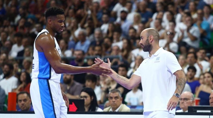 «Τέτοια νοοτροπία χρειάζονται οι Μπακς»