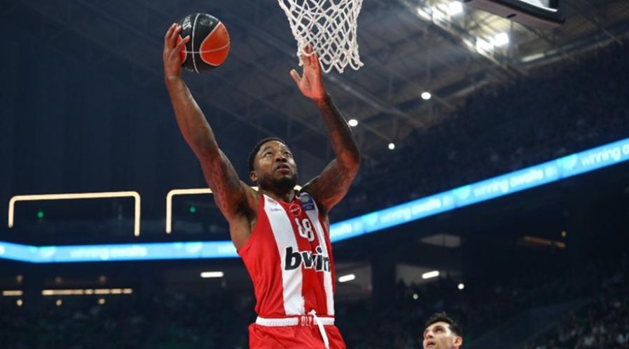 Καταγγελία Παναθηναϊκού για άσεμνη χειρονομία του Τζόουνς