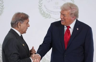 Ο Σεμπάζ Σαρίφ και ο Ντόναλντ Τραμπ.