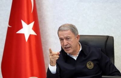 Γνωστός για τις πολεμοχαρείς του τοποθετήσεις εναντίον της Ελλάδος και της Κύπρου, ο Χουλουσί Ακάρ