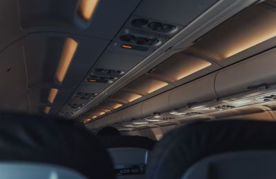 Viral έγινε ο Έλληνας πιλότος με τα χιουμοριστικά του σχόλια.