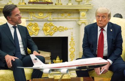 Ο Τραμπ συζητά την έξοδο των ΗΠΑ από το NATO