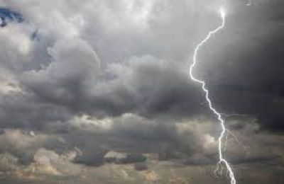 Η θερμοκρασία θα ανέλθει γύρω στους 23 βαθμούς στο εσωτερικό, στα νοτιοανατολικά και στα ανατολικά παράλια, γύρω στους 22 στα υπόλοιπα παράλια και γύρω στους 13 βαθμούς στα ψηλότερα ορεινά.