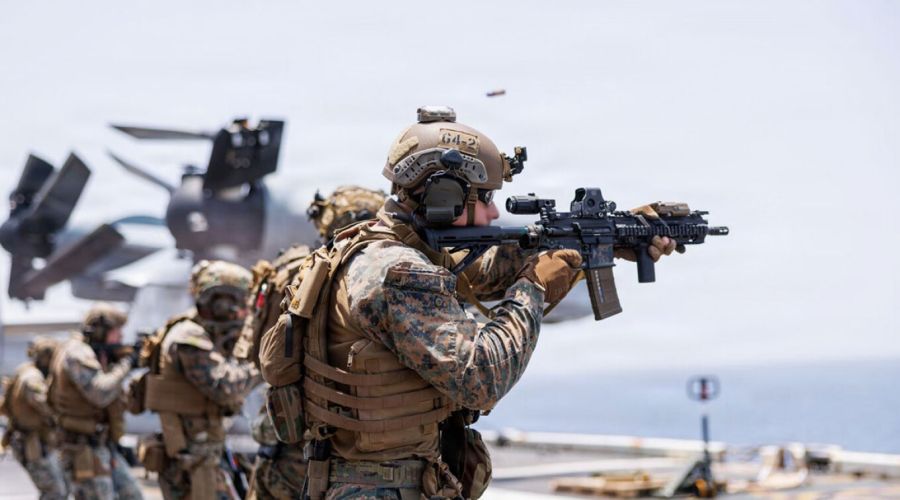 Τραμπ: Εξετάζει απόσυρση μέρους αμερικανικών στρατευμάτων από Ευρώπη