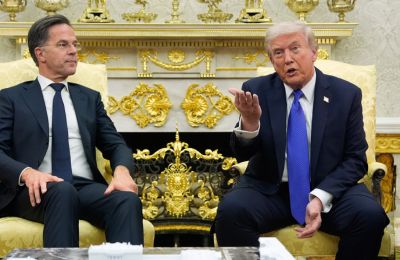 To Politico αποκαλύπτει τι συζήτησαν ο πρόεδρος των ΗΠΑ με τον ΓΓ της Συμμαχίας στην κεκλεισμένων των θυρών συνάντηση στον Λευκό Οίκο