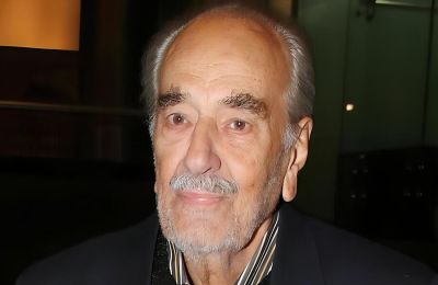 «Ακόμα και αν ήθελα να πέσω από την Ακρόπολη κάποιος θα έπρεπε να με μεταφέρει εκεί. Ήδη διανύω τα 97 χρόνια μου. Δεν με ενδιαφέρει να ζήσω άλλο», δηλώνει ο ηθοποιός σε συνέντευξή του