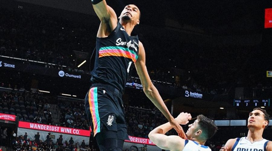 Ο Πουλακίδης πήγε για… τάπα στον Γουεμπανιαμά και το μετάνιωσε