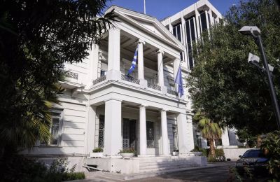 «Κινδυνολογίες και απόπειρες διαστρέβλωσης της πραγματικότητας δεν ωφελούν, ειδικά την περίοδο αυτή της περιφερειακής αστάθειας και αβεβαιότητας», τονίζει.