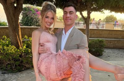 Tο προσκλητήριο γάμου του Φειδία- Ζητούν ντύσιμο με... dress code