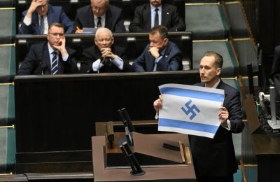 Ο Πολωνός βουλευτής κατηγόρησε το Κράτος του Ισραήλ ότι διαπράττει γενοκτονία στη Μέση Ανατολή.