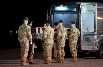 Ο στρατός είχε ανακοινώσει πριν από περισσότερο από μία εβδομάδα ότι, έως τη Δευτέρα 6 Απριλίου, 373 στρατιωτικοί είχαν τραυματιστεί.