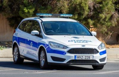 Καταζητείται από την Αστυνομία για διευκόλυνση ανακρίσεων.