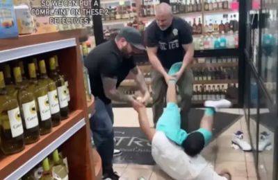 Αστυνομία στις ΗΠΑ ακινητοποίησε άνδρα που λανθασμένα πίστευε ότι ήταν έμπορος ναρκωτικών.