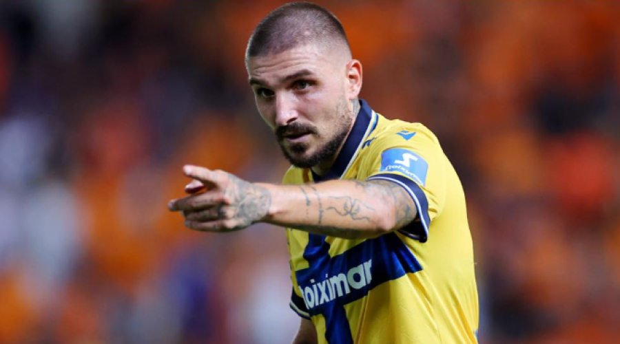 Σταφυλίδης: How may I assist you?