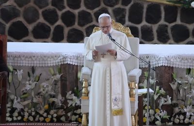 Πάπας: Η οικουμένη «λεηλατείται από μια χούφτα τυράννους»