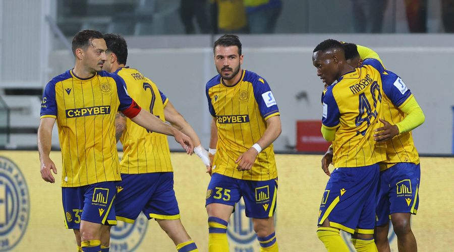 Τρίποντο από την άσπρη βούλα για ΑΕΛ