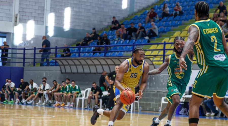 Νίκη και 1-0 για την Πετρολίνα ΑΕΚ στα playoff