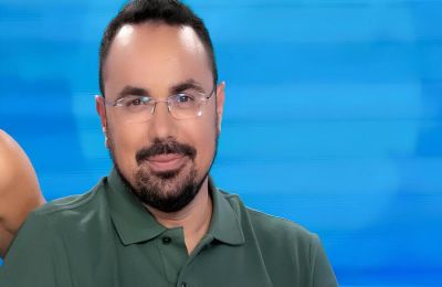 Η ξανθιά καλλονή μετεωρολόγος