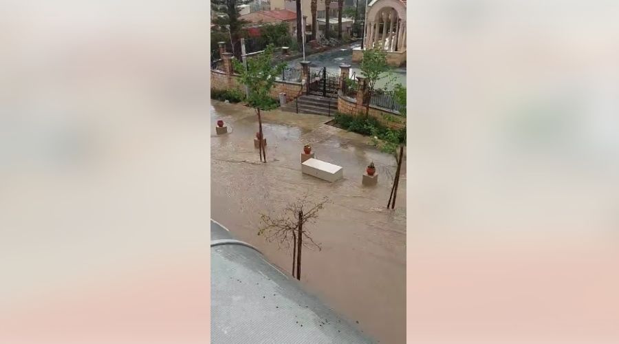 Πλημμύρες στη Λεμεσό- «Αν έχετε κότερο προσοχή.....ΣΤΑ ΛΑΣΠΟΝΕΡΑ...» 