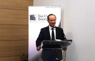 Η επιδημιολογική ομάδα επεξεργάζεται διάφορα σενάρια και εισηγήσεις, για το ενδεχόμενο αυστηροποίησης των μέτρων.