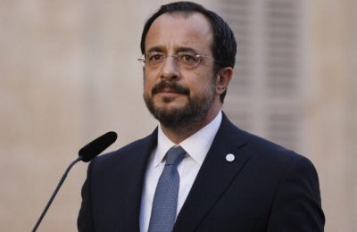 Κυπριακό και παραβιάσεις στη νεκρή ζώνη συζητούν ΠτΔ- Λακρουά