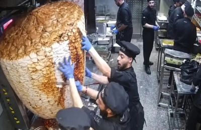 Τεράστιος γύρος σε σουβλατζήδικο πήγε να πέσει πάνω στους ψήστες.