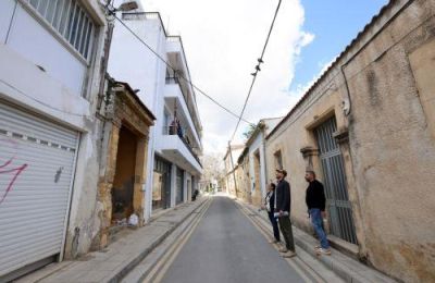 Όπως προκύπτει από τη μέχρι στιγμή επιθεώρηση, ο αριθμός των επικίνδυνων οικοδομών στη Λευκωσία διαφοροποιείται εφόσον, έχουν εντοπιστεί νέες οικοδομές, που χρήζουν επισκευής.