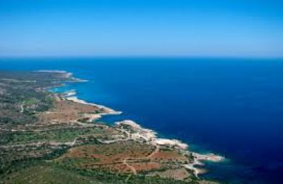 Αναγνωρίζονται οι προκλήσεις, με έμφαση στην επιχειρησιακή ετοιμότητα και την προστασία του περιβάλλοντος.