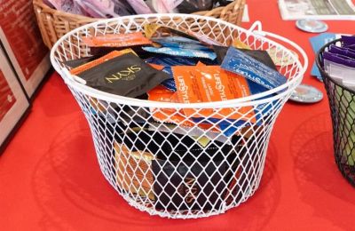 Η αύξηση των τιμών στα προφυλακτικά υπογραμμίζει το πώς ο πόλεμος ΗΠΑ-Ισραήλ με το Ιράν, που έχει ήδη ταράξει τις παγκόσμιες αγορές ενέργειας.