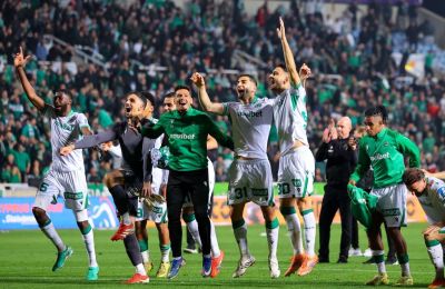 Ομόνοια: Με φόντο τον τίτλο στο «Αλφαμέγα»