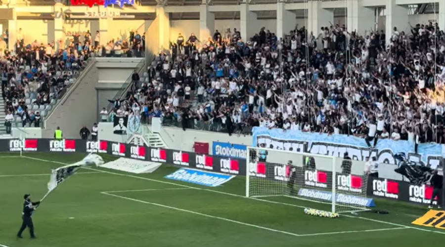 Τρομερή ατμόσφαιρα από τους Απολλωνίστες πριν τη σέντρα (vids)