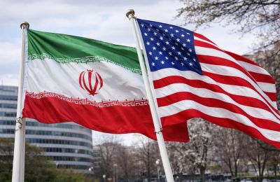 Δύο πλοία που προσπάθησαν να περάσουν από τα Στενά του Ορμούζ τα κατέλαβε το Ιράν.