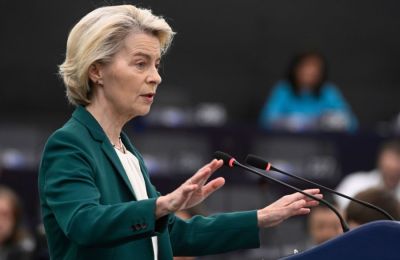 «Είμαστε καθ' οδόν προς την Κύπρο με καλά νέα», έγραψε σε ανάρτησή της η Ούρσουλα φον ντερ Λάιεν