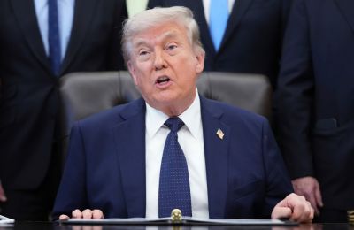 Δεν πρόκειται να χρησιμοποιήσω πυρηνικά κατά του Ιράν, είπε μεταξύ άλλων σε δηλώσεις του από το Οβάλ Γραφείο