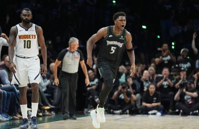 Πήραν προβάδισμα στη σειρά Χοκς και Τίμπεργουλβς