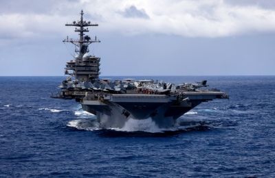 Το αεροπλανοφόρο George Bush καταφθάνει στη Μέση Ανατολή