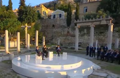 Ζωντανά από τη Ρωμαϊκή Αγορά συζήτηση Μακρόν – Μητσοτάκη- Παπαχελά 