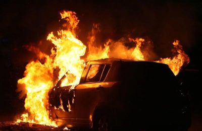 Φωτιά σε δυο οχήματα στην Πάφο