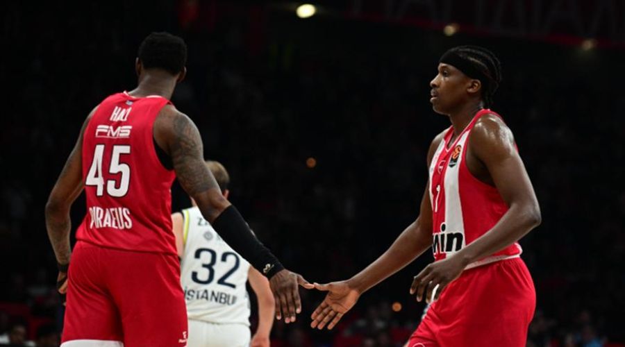 Χωρίς Χολ και Νιλικίνα ο Ολυμπιακός κόντρα στην ΑΕΚ