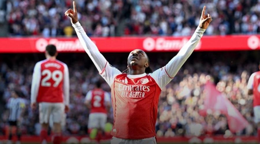 Άλλαξε… τροπάριο στα κόρνερ, νίκησε και ξέφυγε προσωρινά η Άρσεναλ!